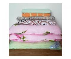 подушки и постельное белье