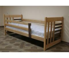 Продам детскую деревянную кровать